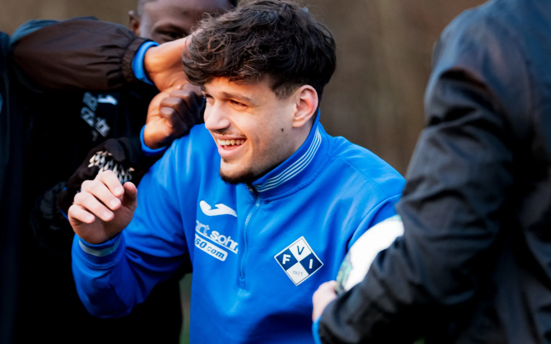 FV Illertissen und DJK Vilzing im Flutlichtduell