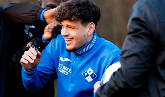 FV Illertissen und DJK Vilzing im Flutlichtduell