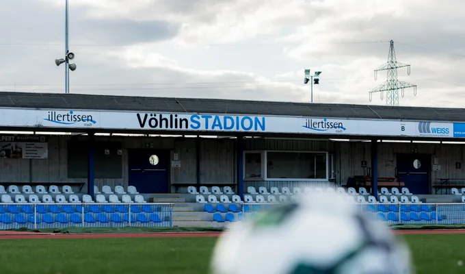 Ein Kracher im Vöhlinstadion